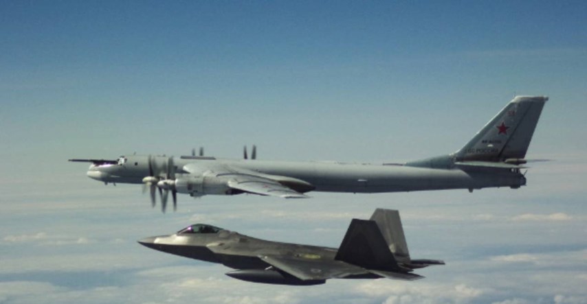 Američki lovci F-22 presreli ruske bombardere i borbene zrakoplove